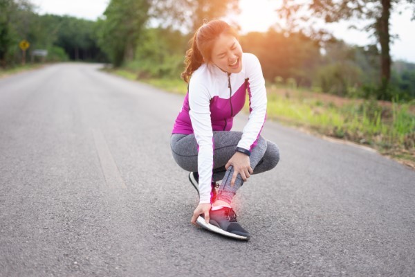 Reduce Your Risk of Foot & Ankle Injury with These 7 Easy Steps